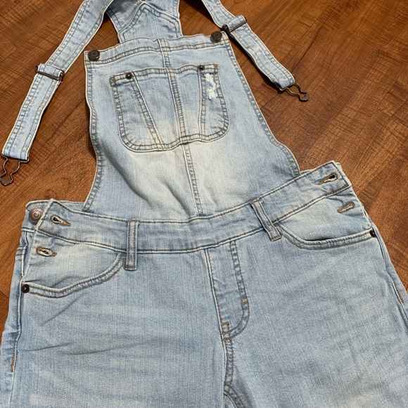 Demim - Picture 3 of 3